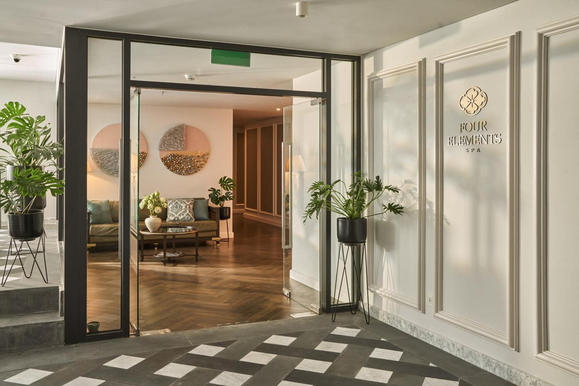 Mai House Saigon Hotel Хошимін Екстер'єр фото Four Seasons Private Residences, London